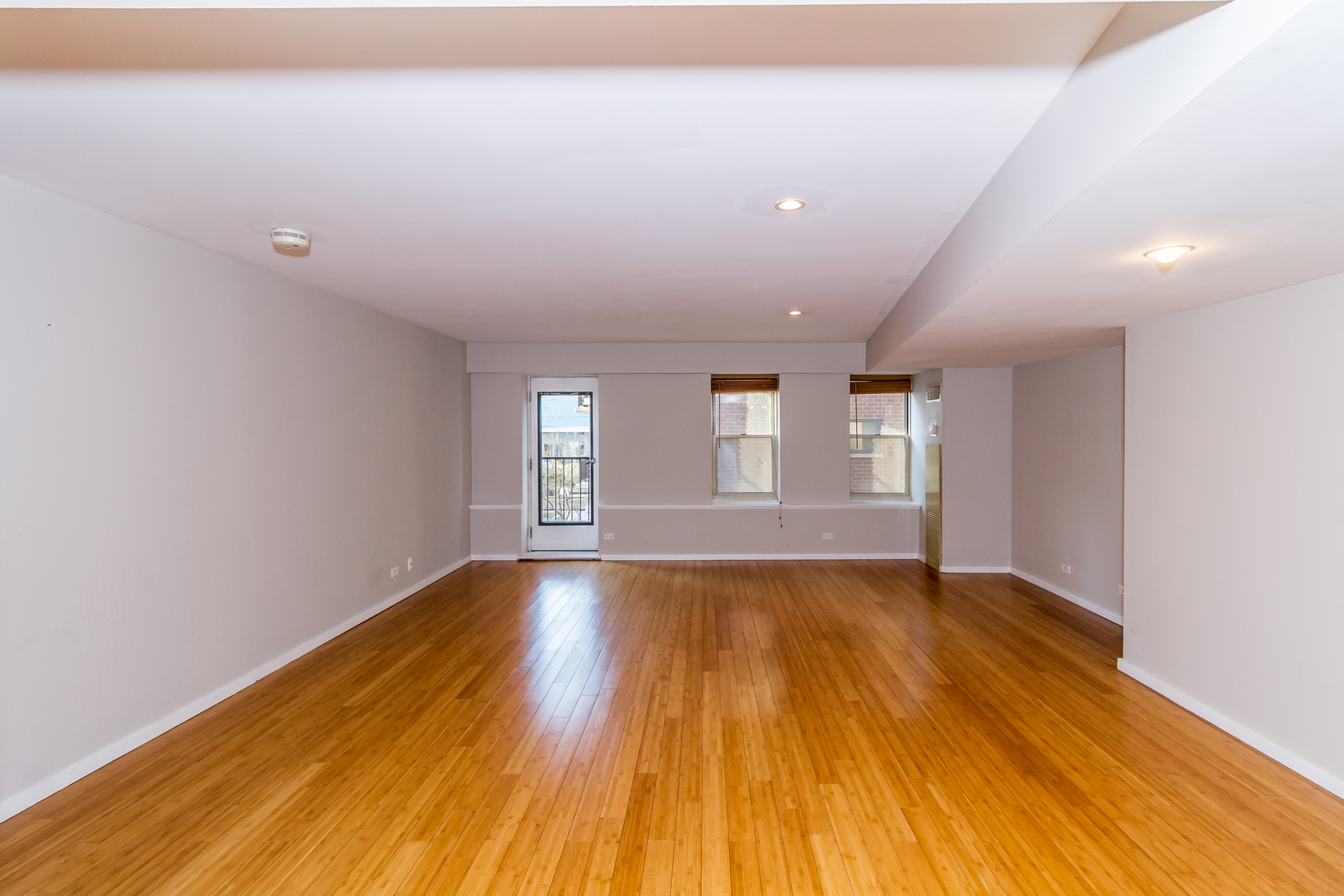 40 E 9TH Street Unit: 707