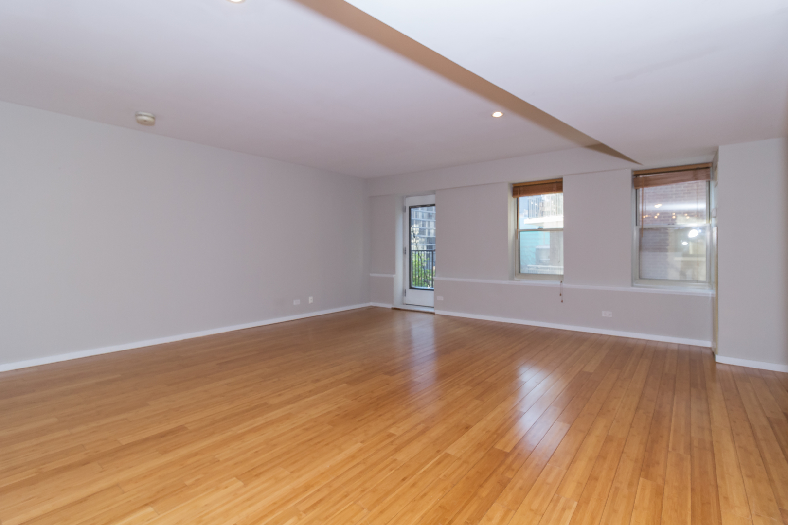 40 E 9TH Street Unit: 707