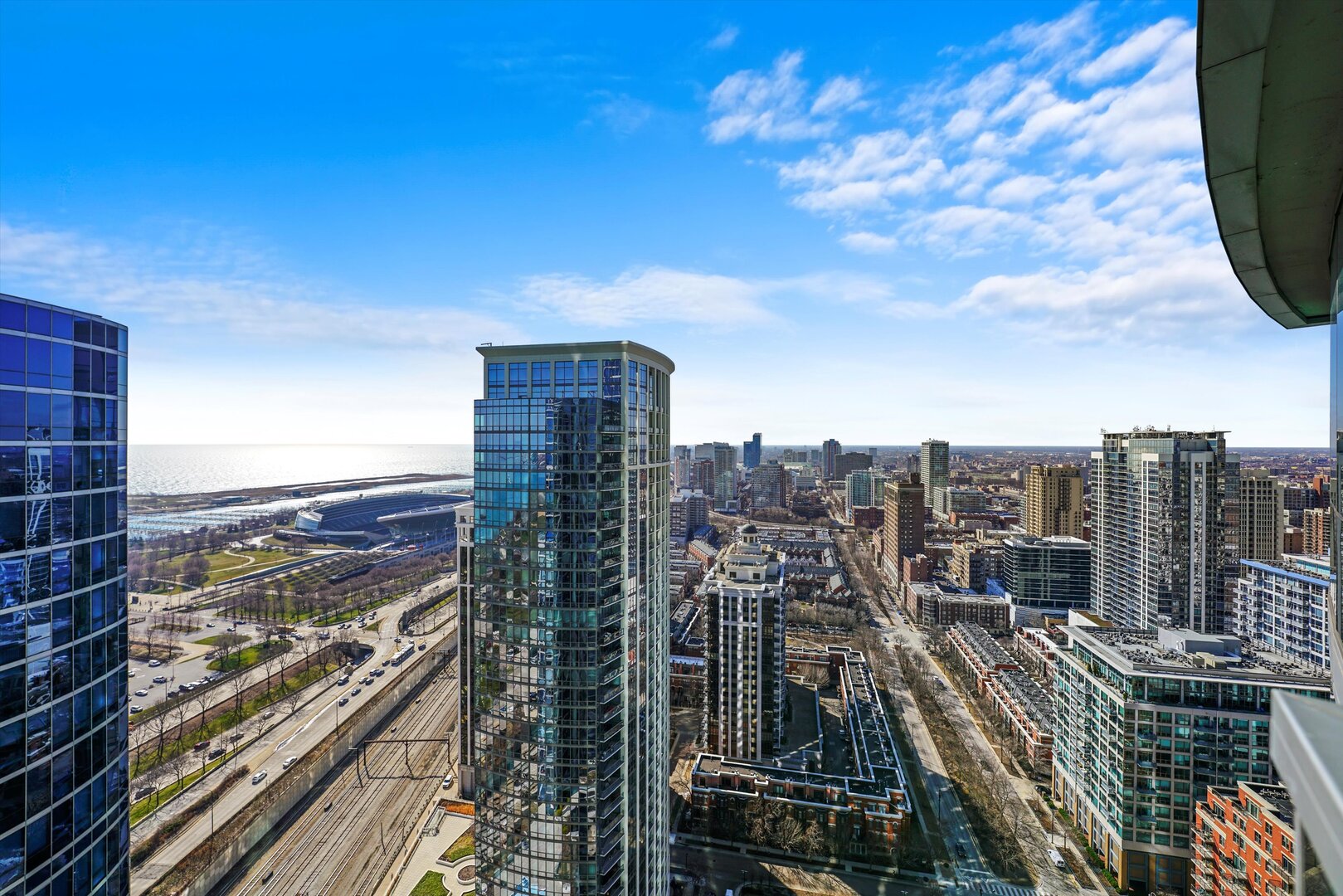 1201 S Prairie Avenue Unit: 3404