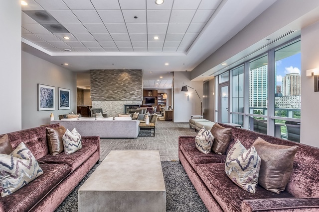 1201 S Prairie Avenue Unit: 3404