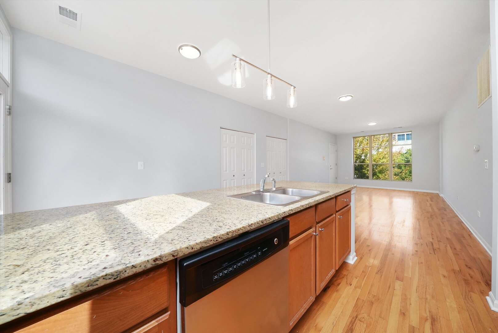 317 E 25th Street Unit: 3E