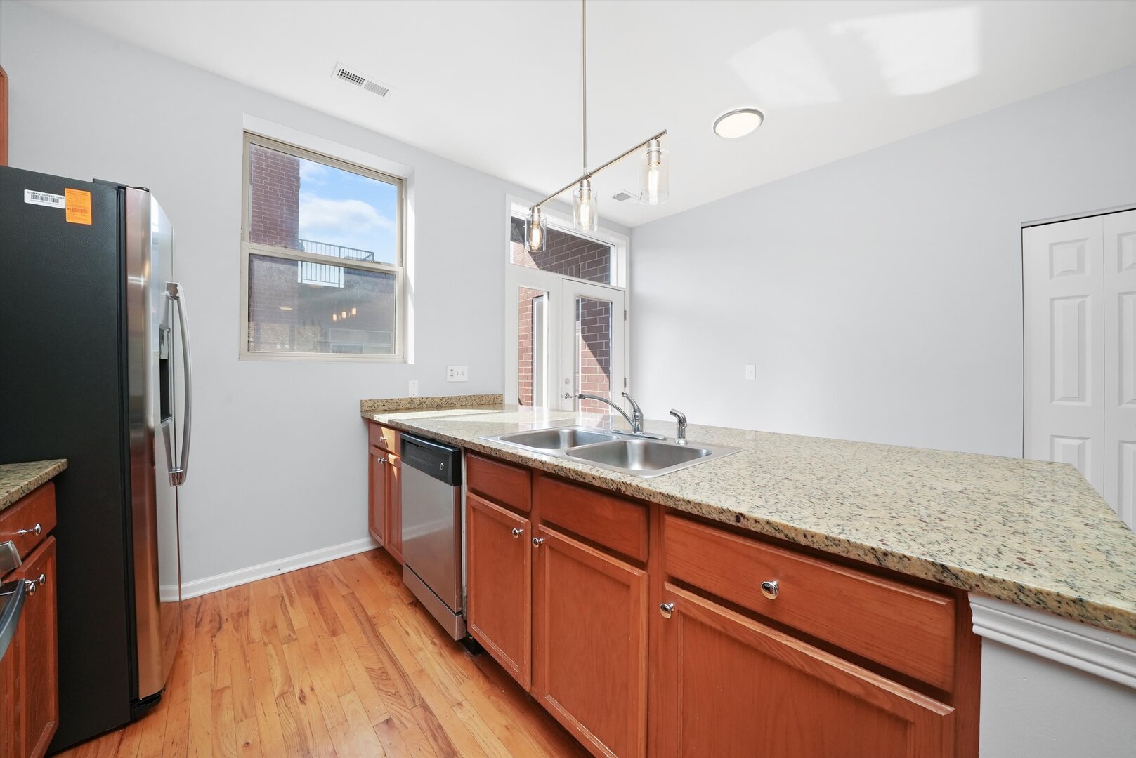 317 E 25th Street Unit: 3E
