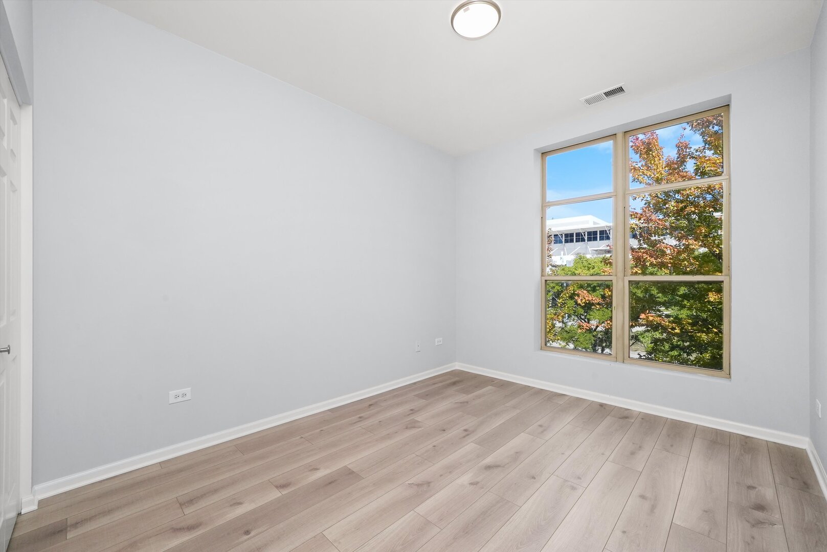 317 E 25th Street Unit: 3E