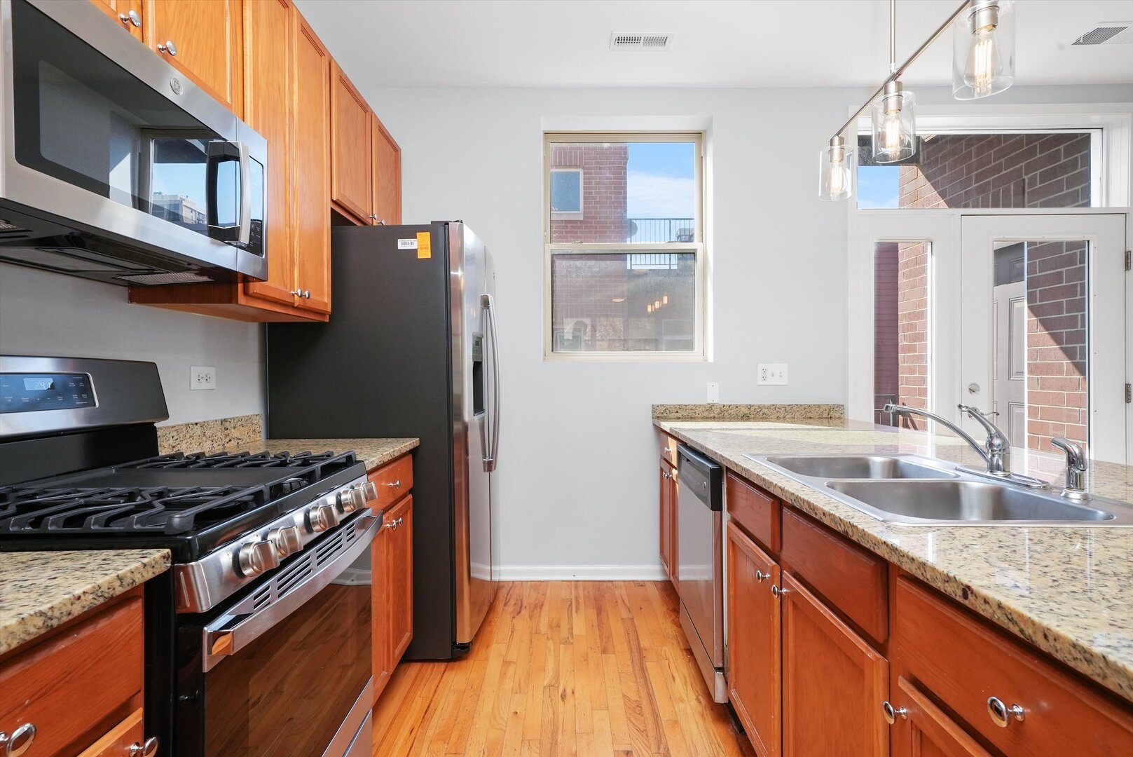 317 E 25th Street Unit: 3E