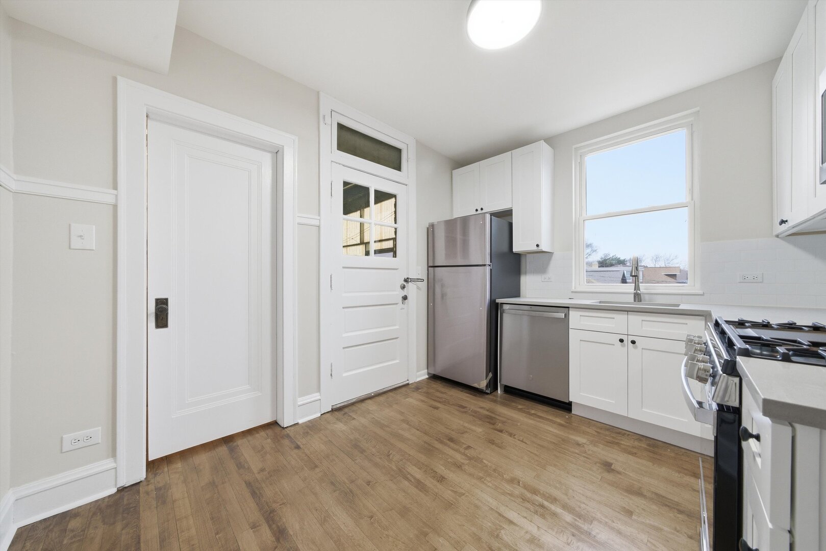 6938 N Campbell Avenue N Unit: 1