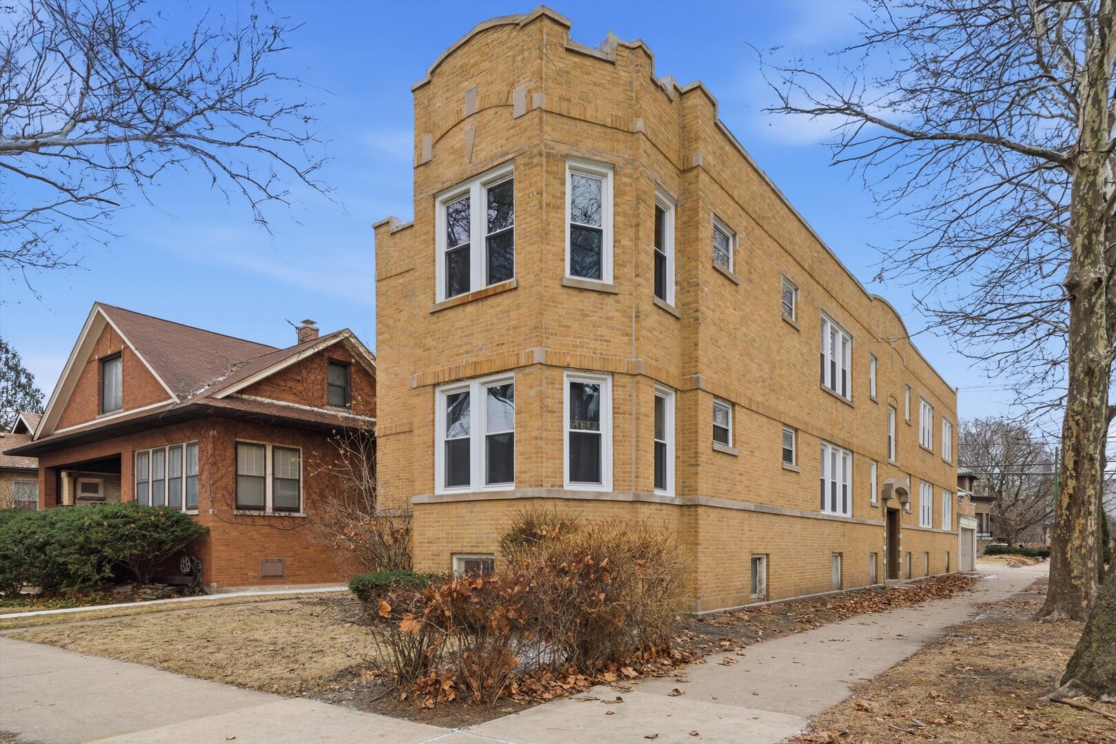 6938 N Campbell Avenue N Unit: 1