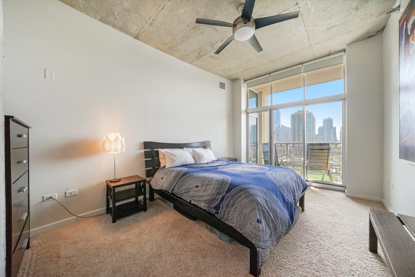 700 N LARRABEE Street Unit: 1010