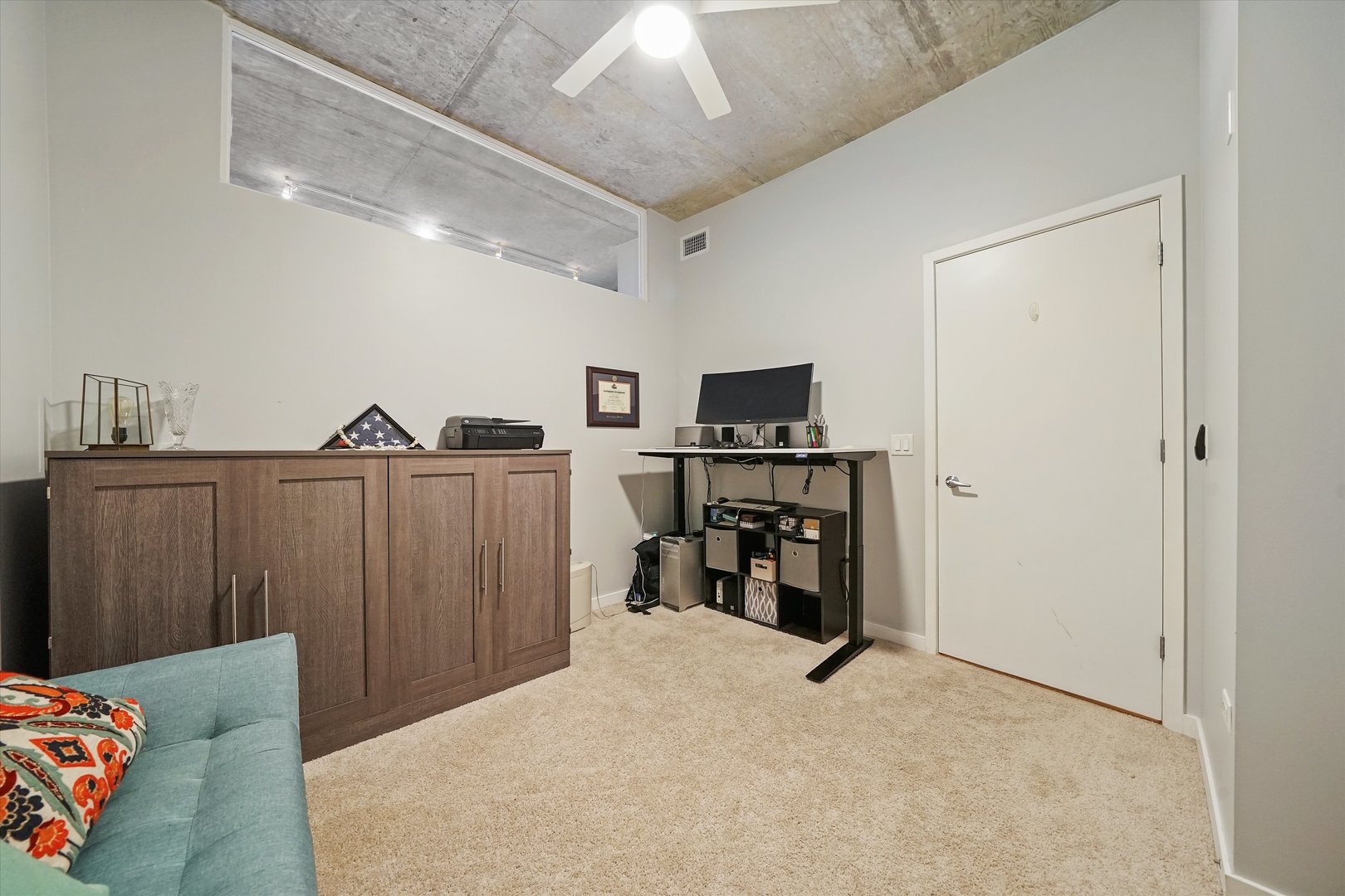 700 N LARRABEE Street Unit: 1010
