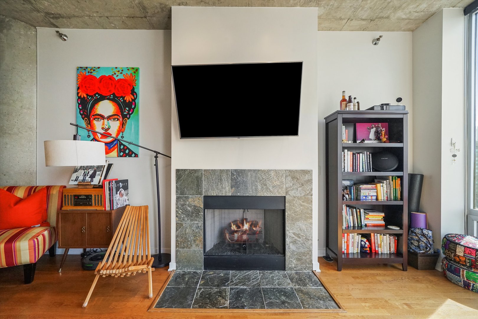 700 N LARRABEE Street Unit: 1010