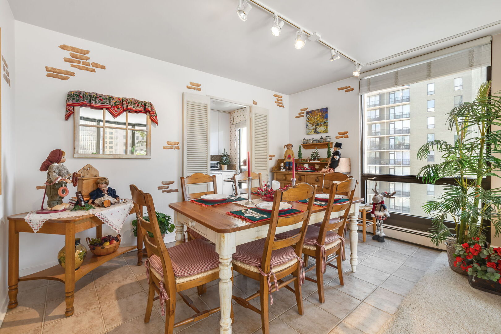 100 E Bellevue Place Unit: 23B