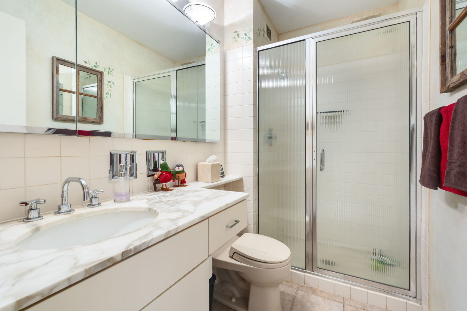 100 E Bellevue Place Unit: 23B