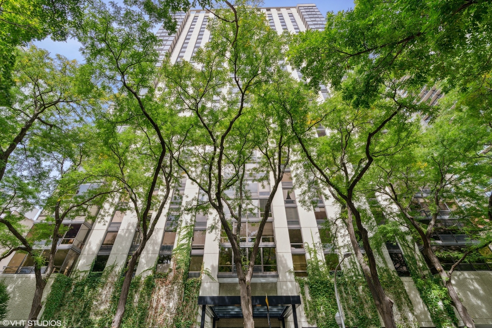100 E Bellevue Place Unit: 23B