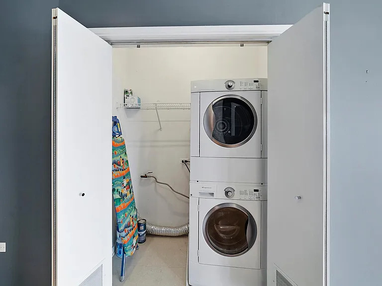 860 W Blackhawk Street Unit: 2804
