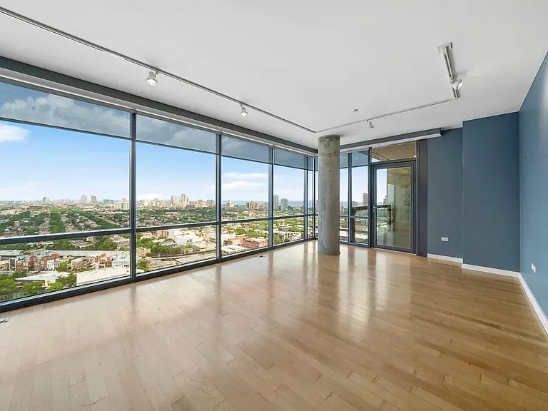 860 W Blackhawk Street Unit: 2804