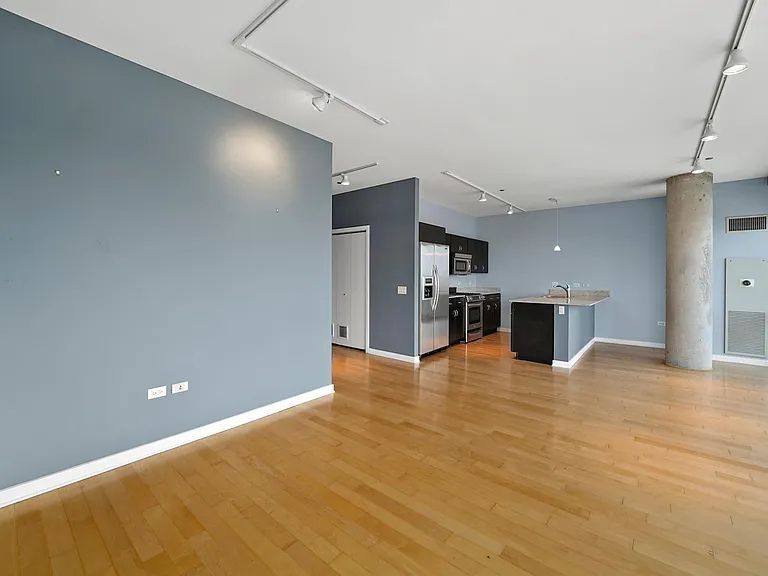 860 W Blackhawk Street Unit: 2804