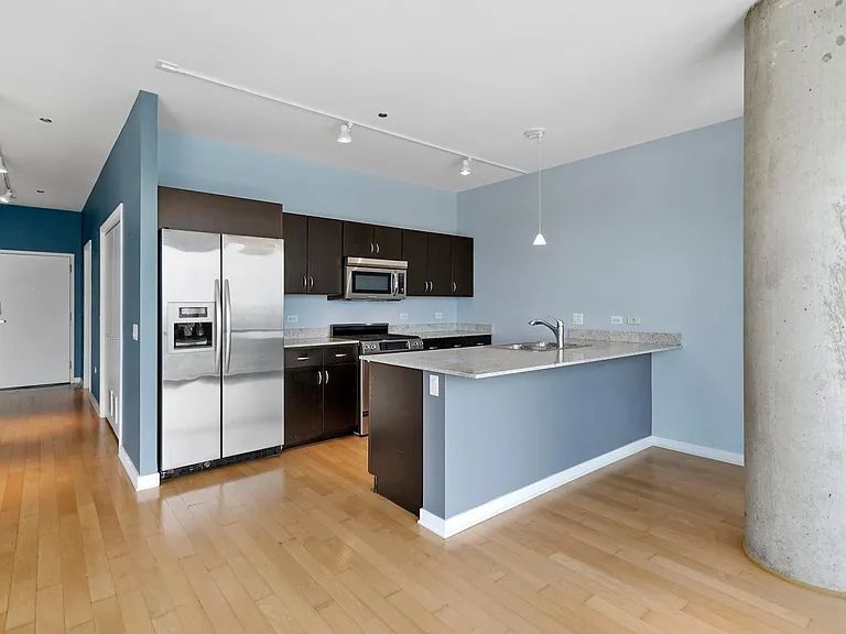 860 W Blackhawk Street Unit: 2804