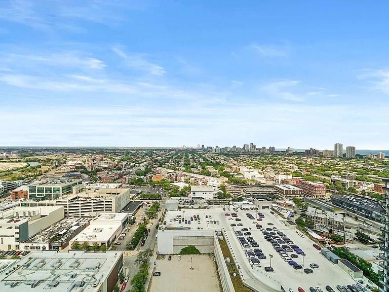 860 W Blackhawk Street Unit: 2804