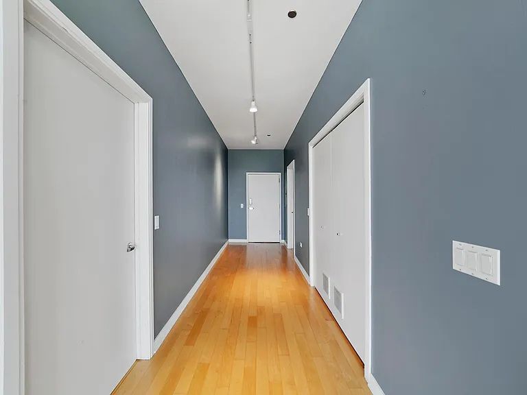 860 W Blackhawk Street Unit: 2804