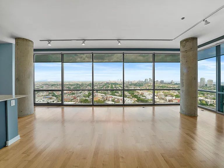 860 W Blackhawk Street Unit: 2804