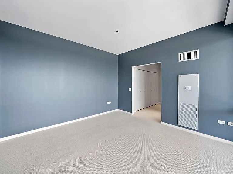 860 W Blackhawk Street Unit: 2804