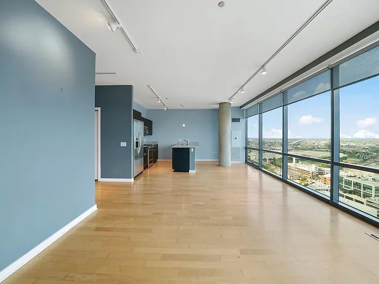 860 W Blackhawk Street Unit: 2804
