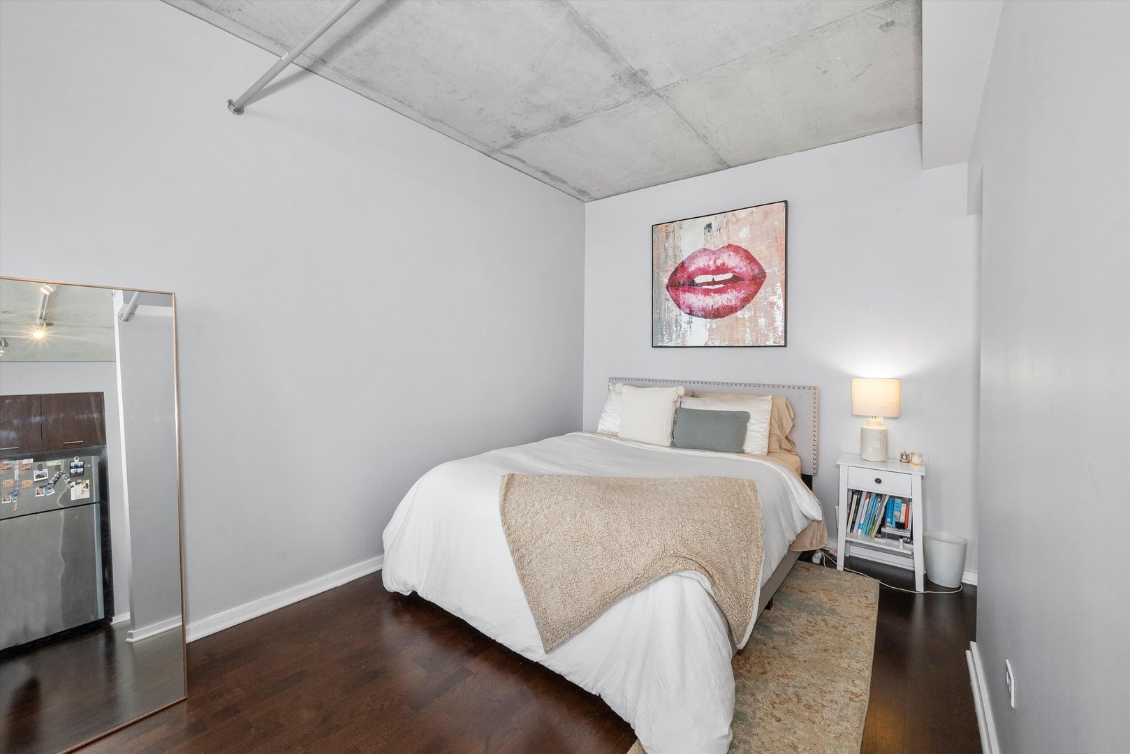 659 W RANDOLPH Street Unit: 902