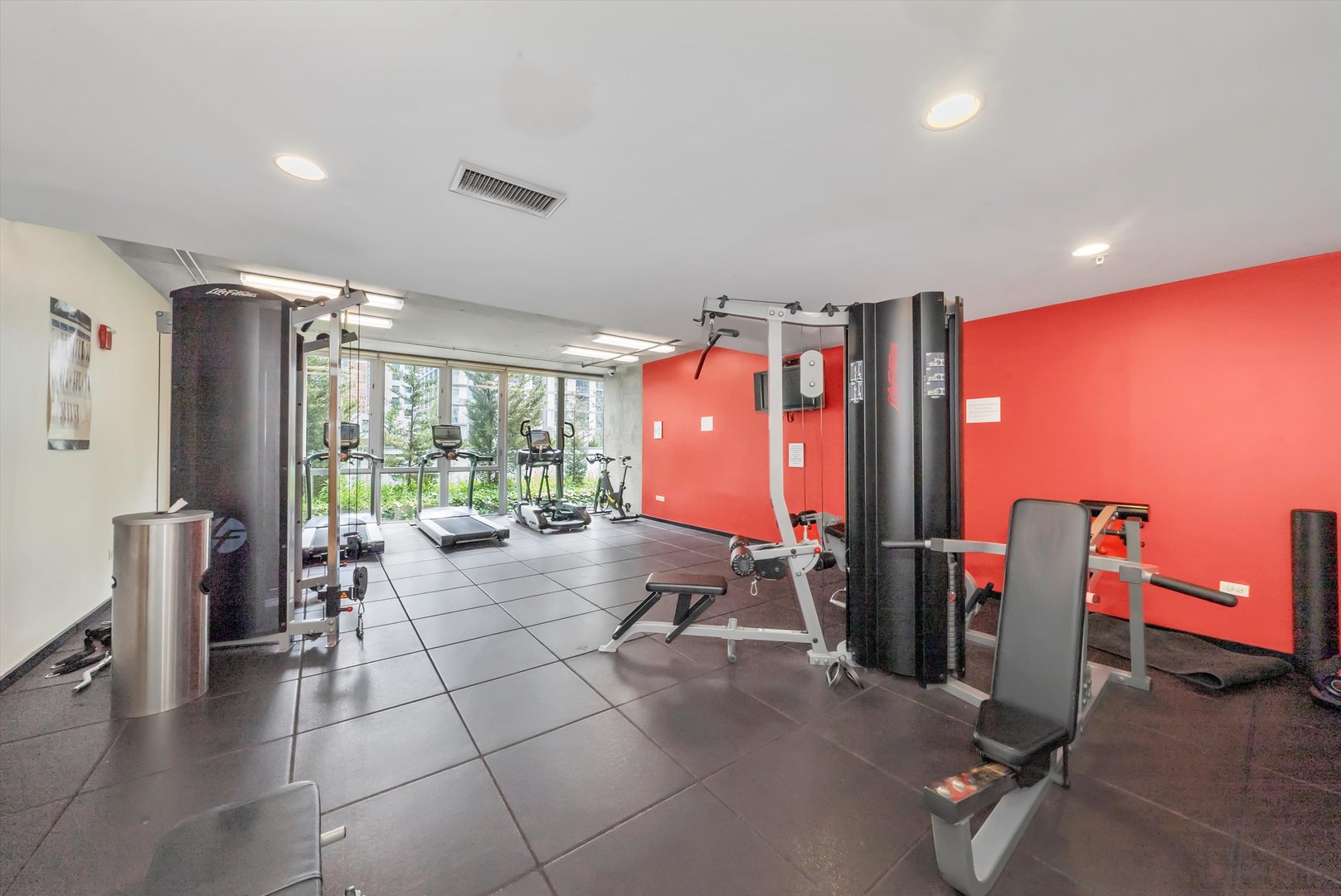 659 W RANDOLPH Street Unit: 902