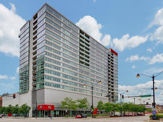 659 W RANDOLPH Street Unit: 902