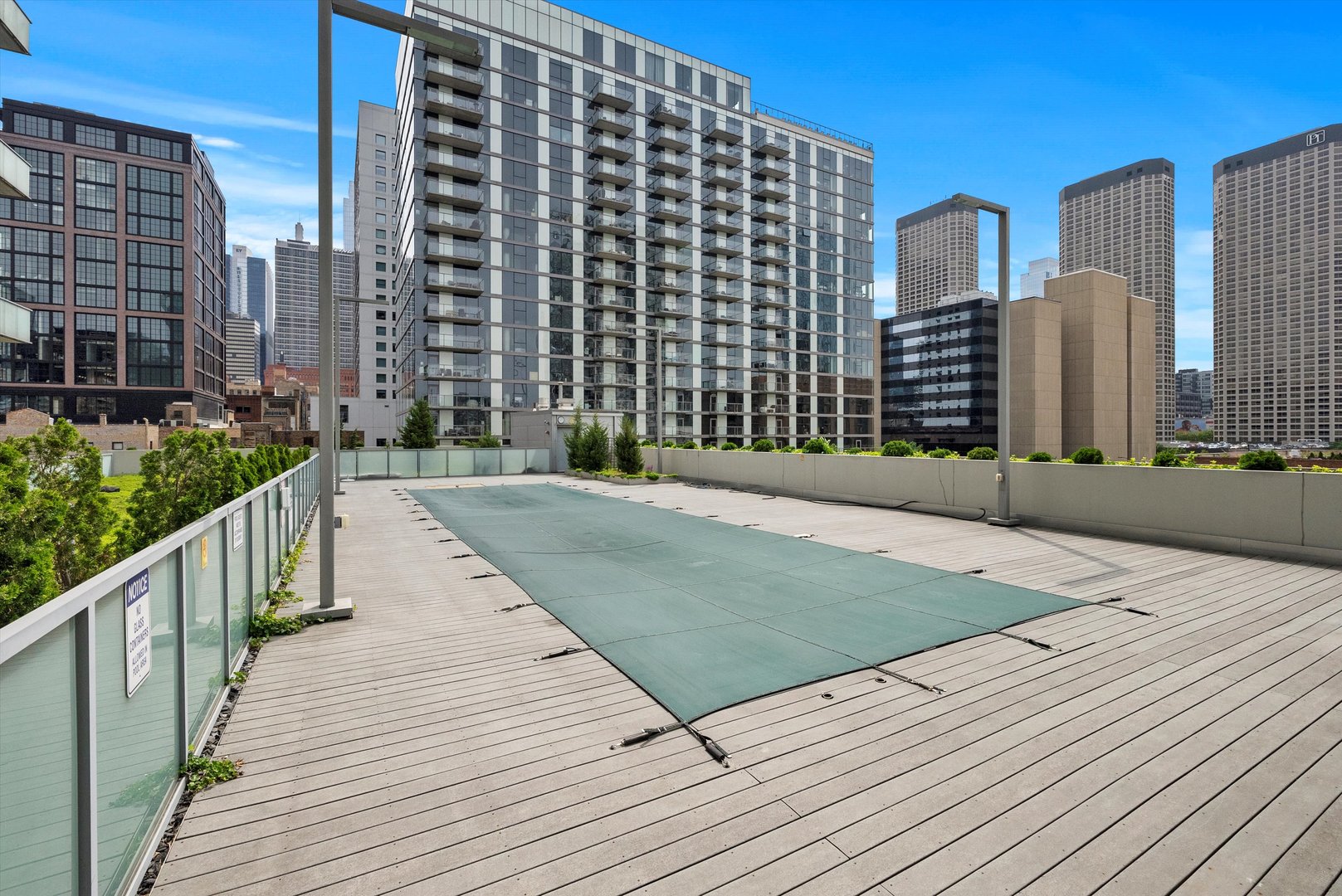 659 W RANDOLPH Street Unit: 902