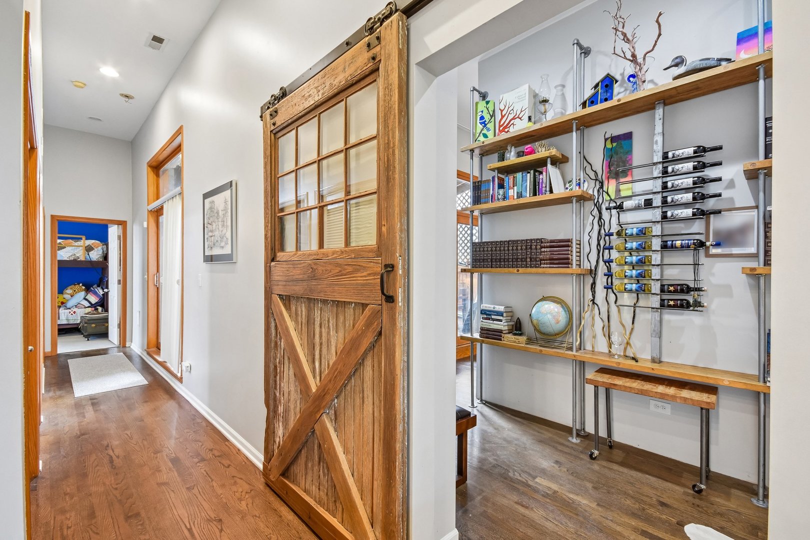 1326 W Grenshaw Street Unit: 3