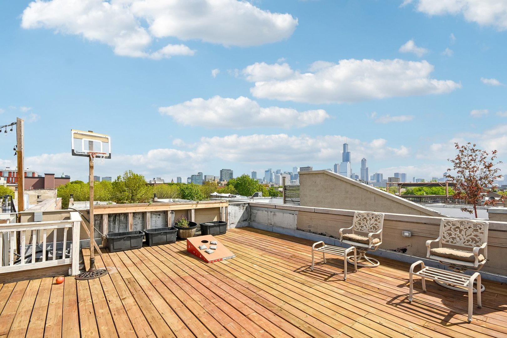 1326 W Grenshaw Street Unit: 3
