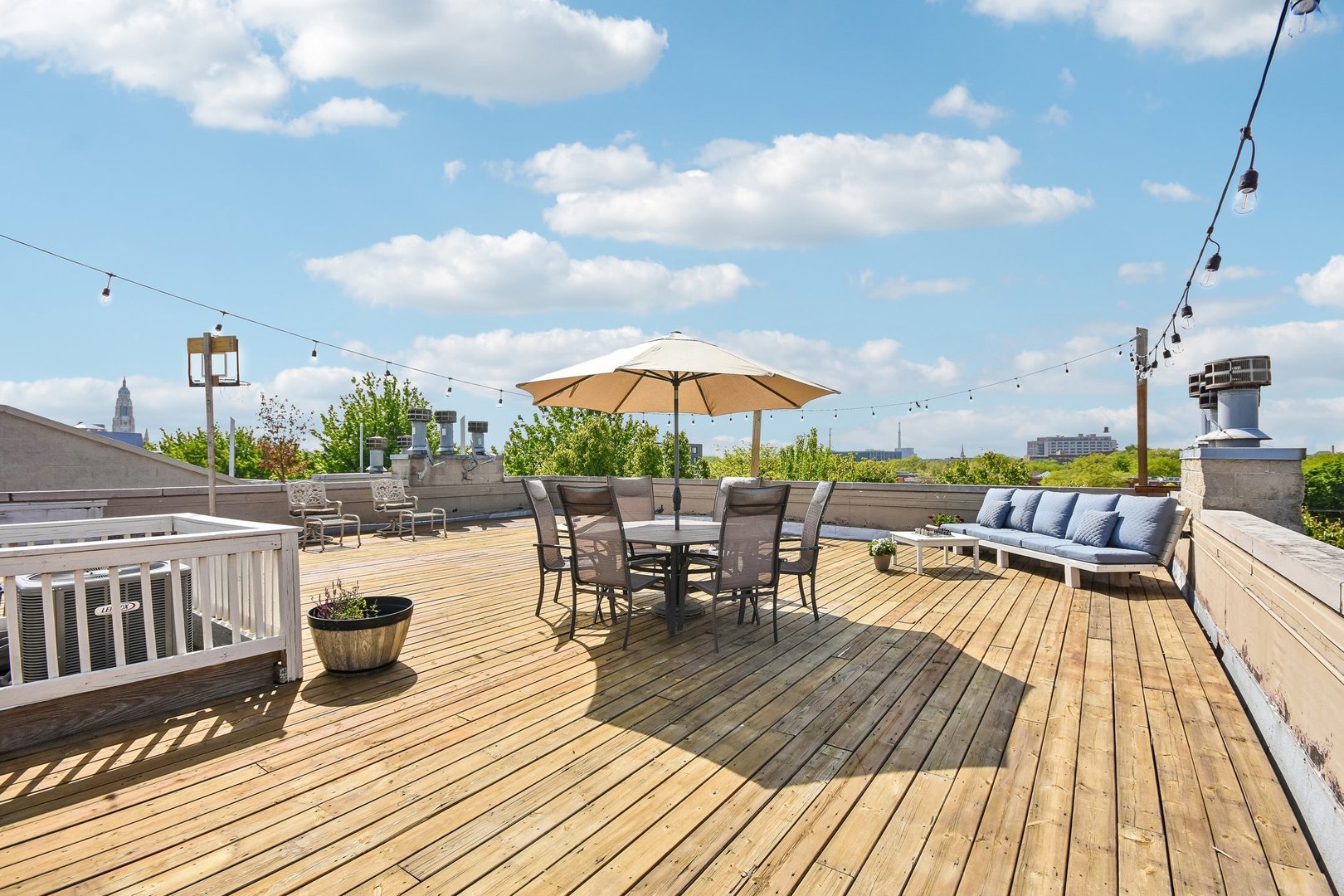 1326 W Grenshaw Street Unit: 3