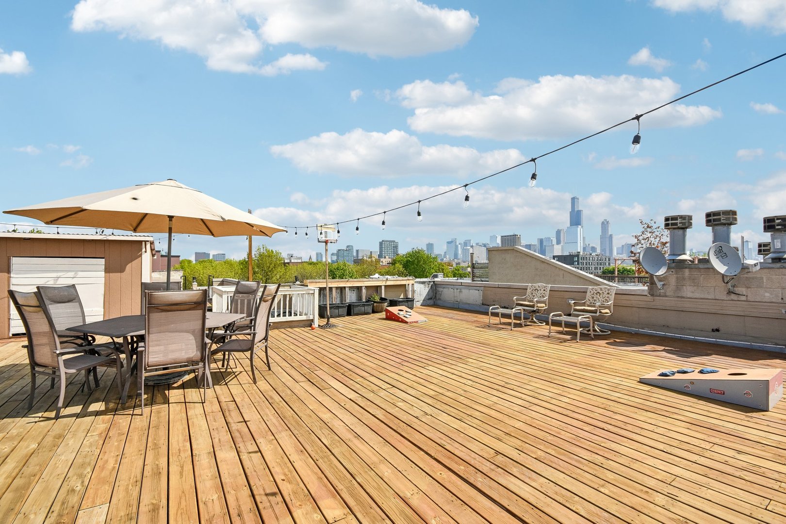 1326 W Grenshaw Street Unit: 3