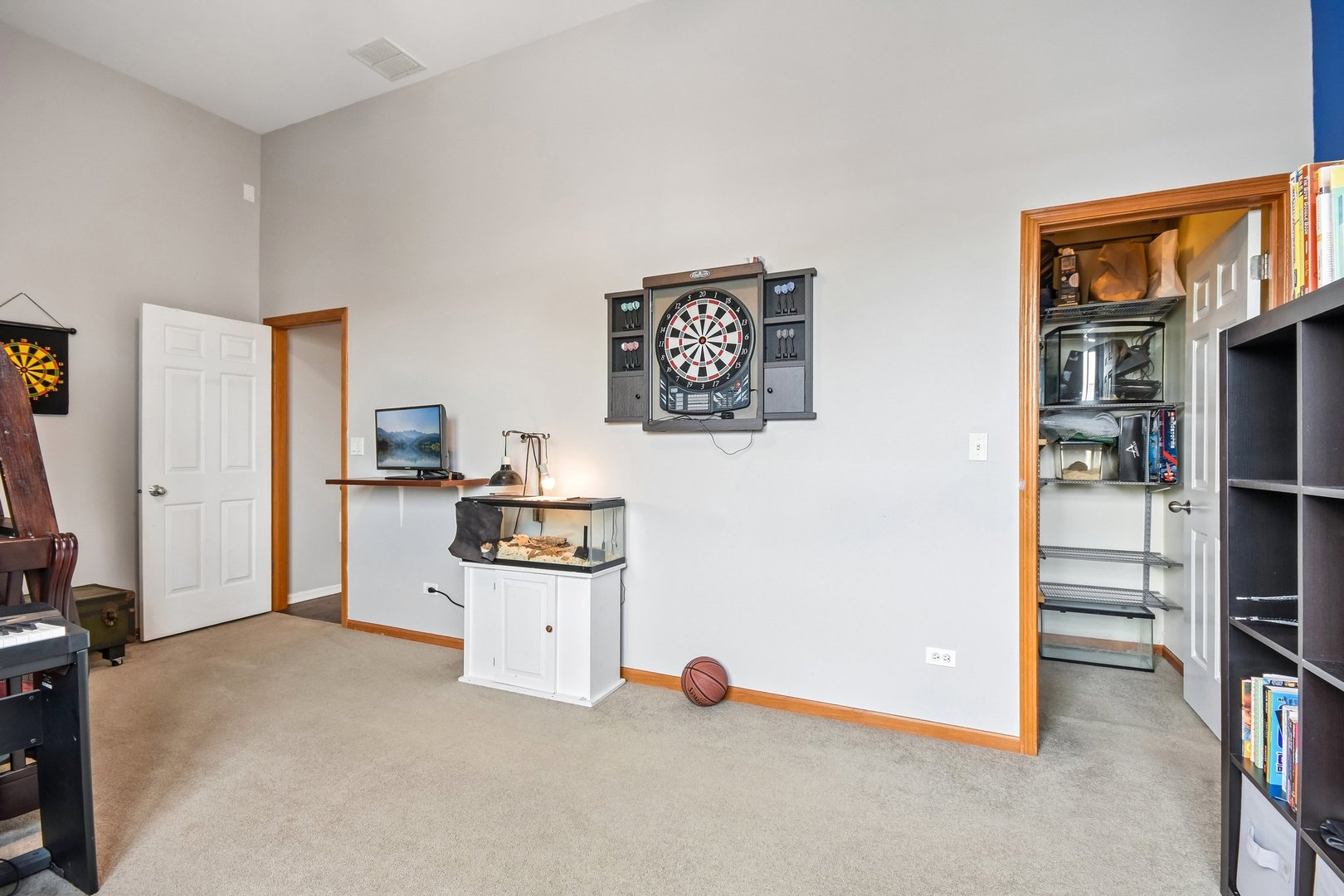 1326 W Grenshaw Street Unit: 3
