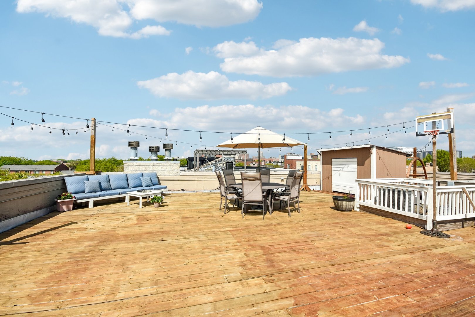 1326 W Grenshaw Street Unit: 3