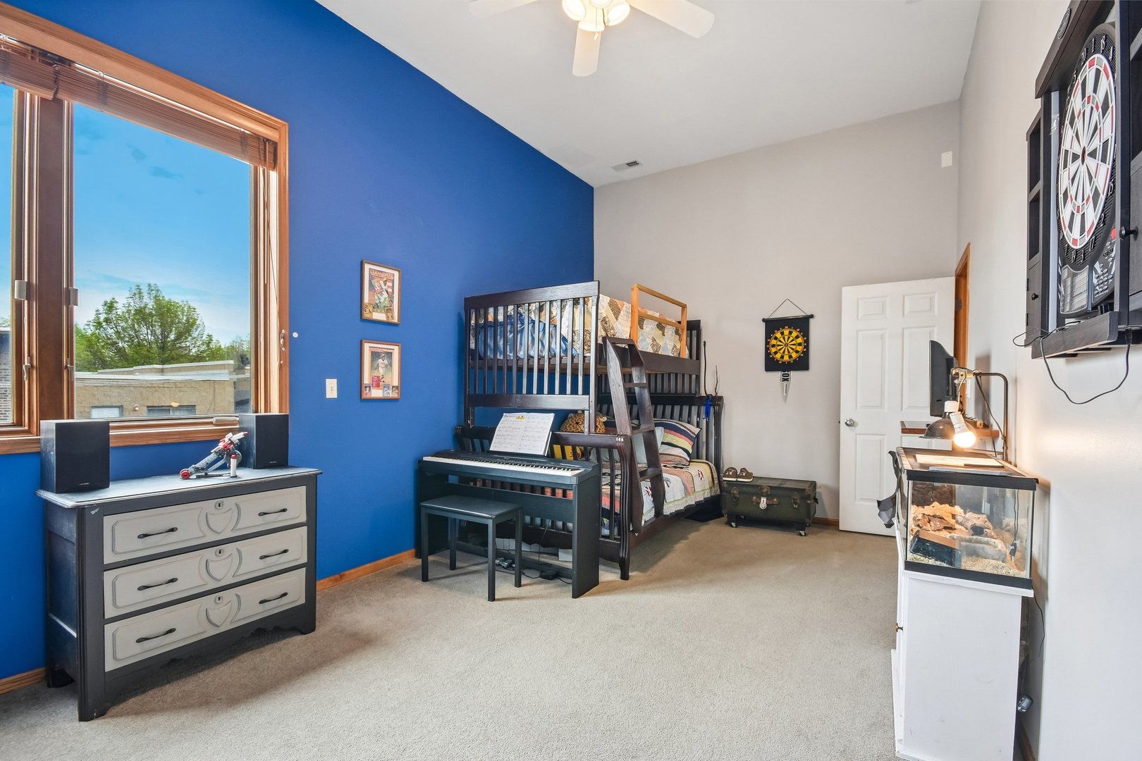 1326 W Grenshaw Street Unit: 3
