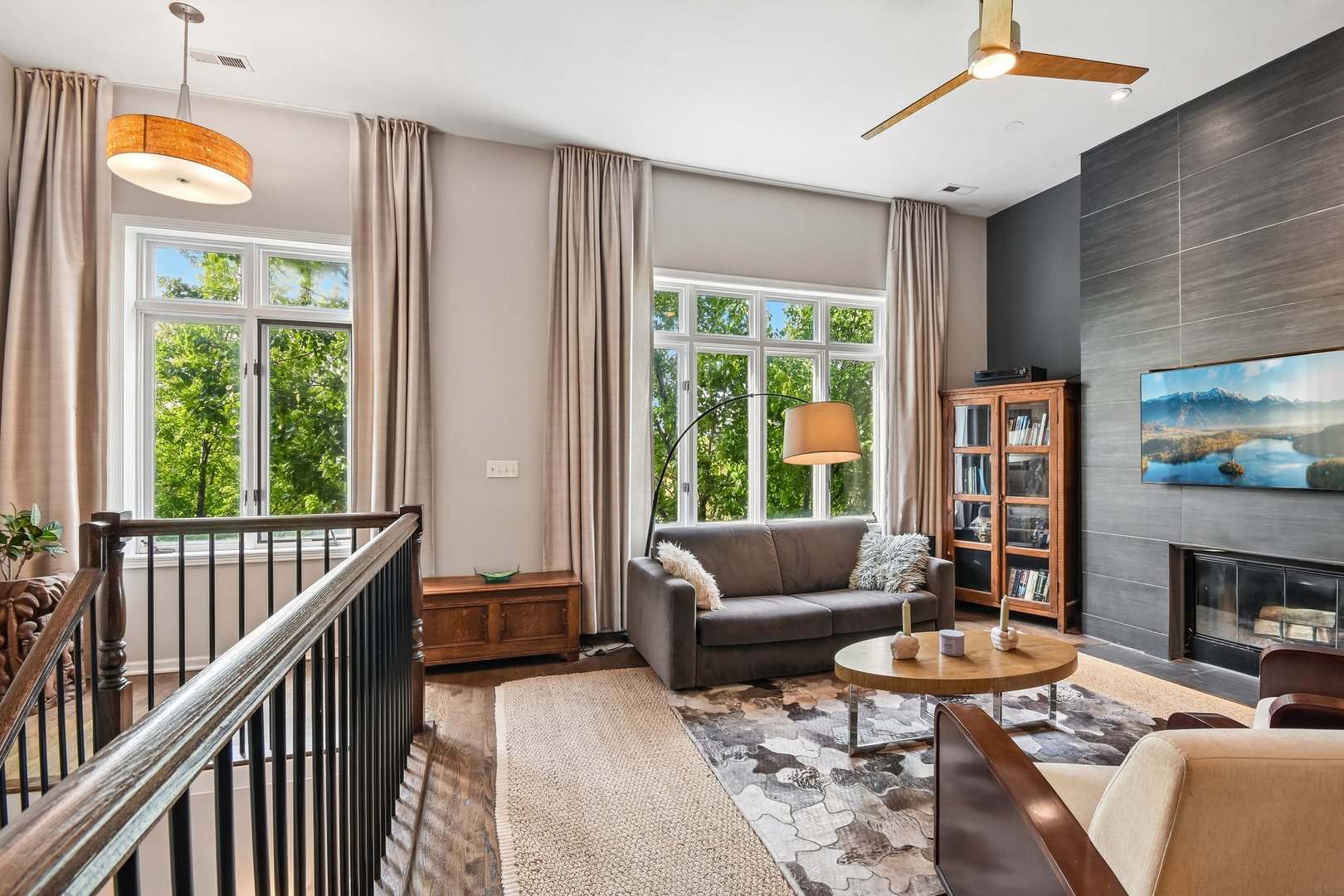 1326 W Grenshaw Street Unit: 3