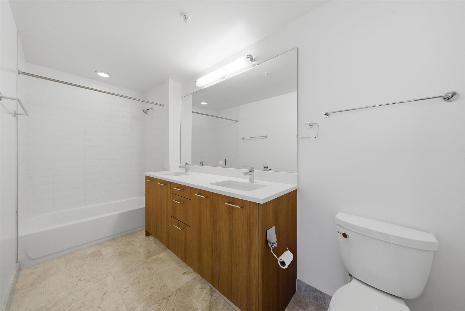 1629 S Prairie Avenue Unit: 2910