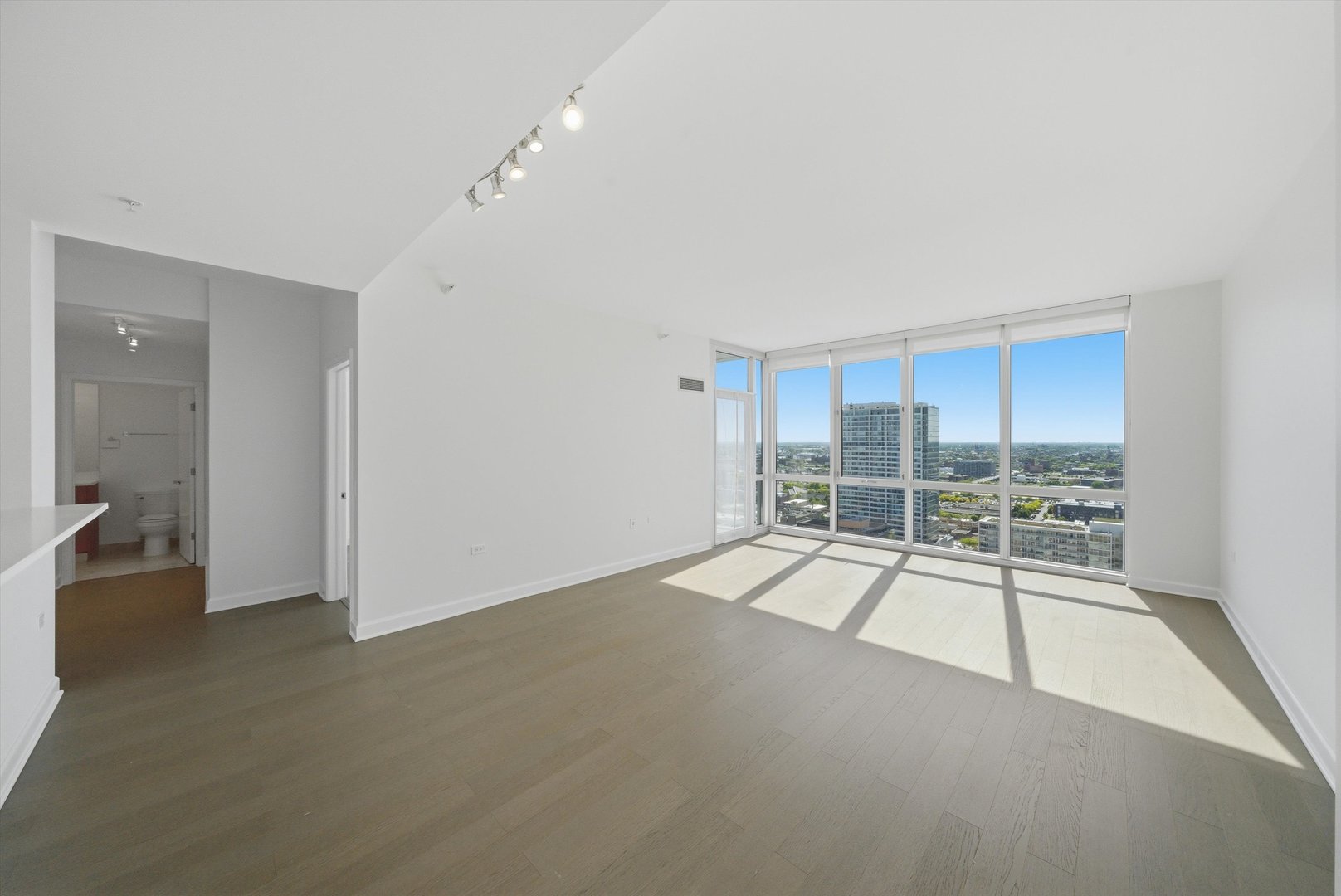 1629 S Prairie Avenue Unit: 2910