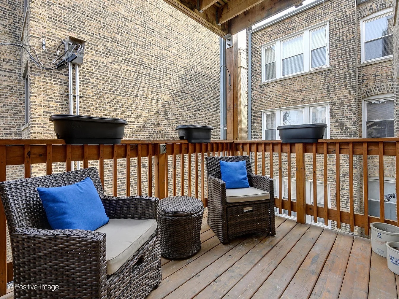 3503 N Lakewood Avenue Unit: 2