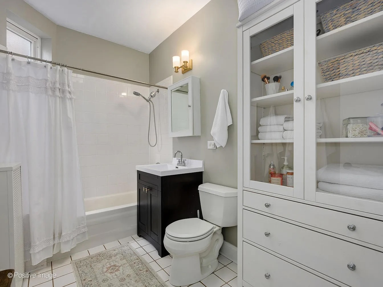3503 N Lakewood Avenue Unit: 2
