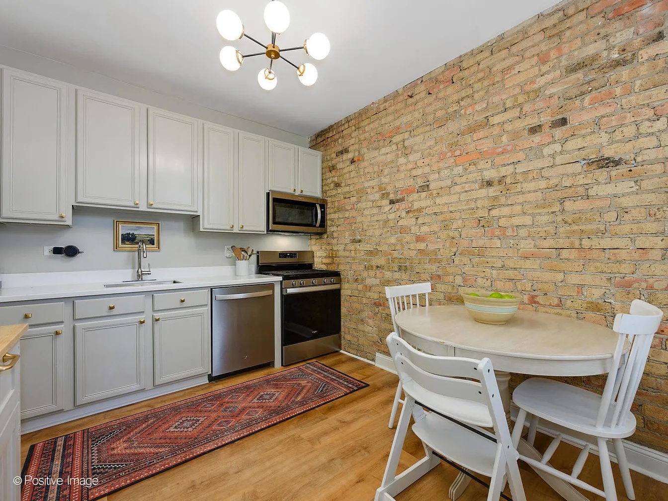 3503 N Lakewood Avenue Unit: 2