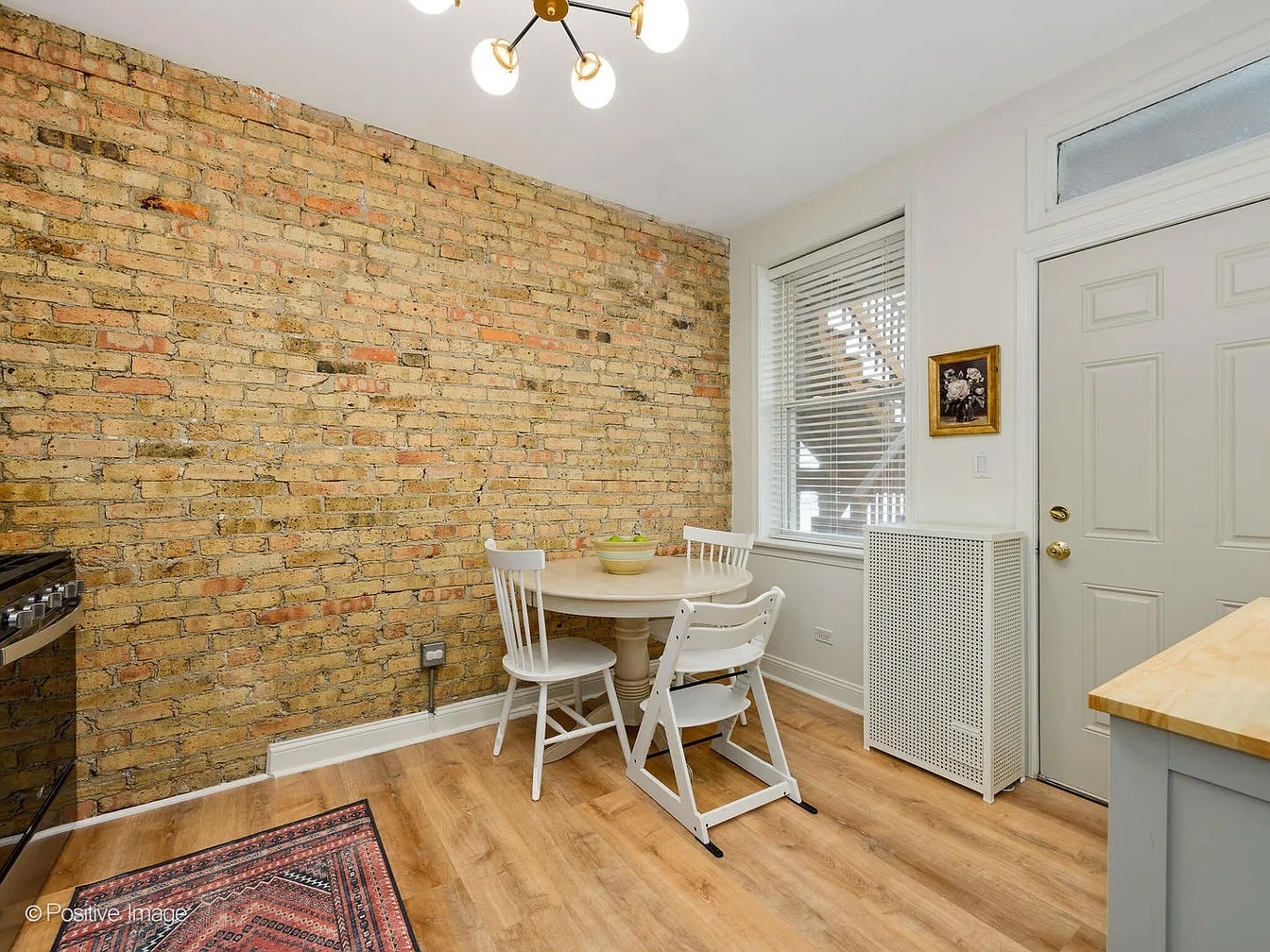 3503 N Lakewood Avenue Unit: 2