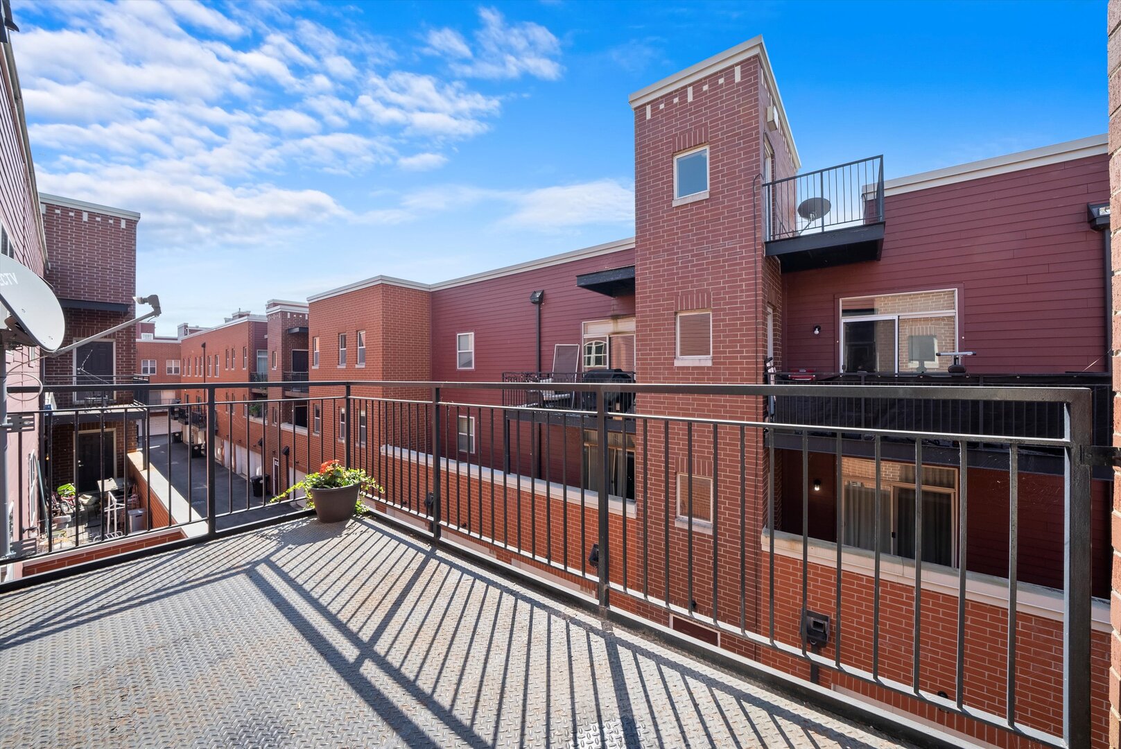 317 E 25th Street Unit: 3E