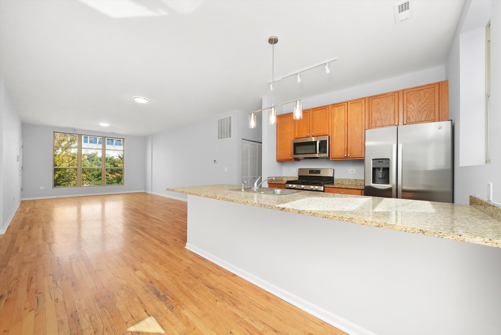 317 E 25th Street Unit: 3E