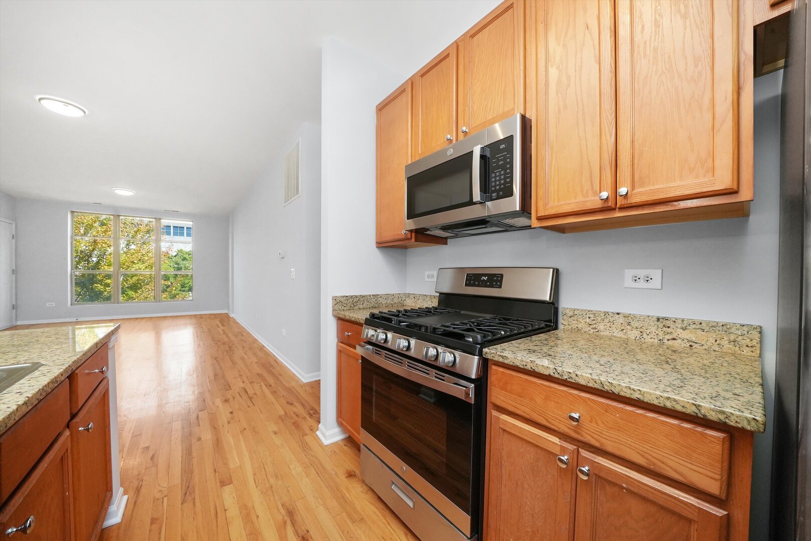 317 E 25th Street Unit: 3E
