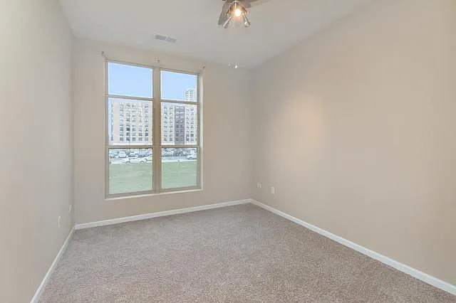 318 E 25th Street E Unit: 2E