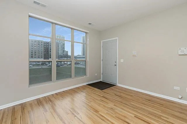 318 E 25th Street E Unit: 2E