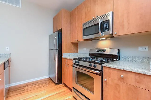 318 E 25th Street E Unit: 2E