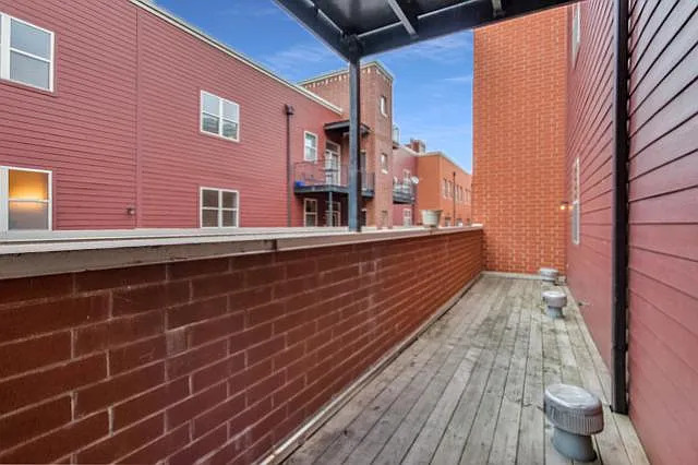 318 E 25th Street E Unit: 2E